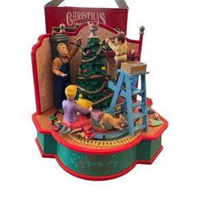 🎶 Trim A Home Christmas Traditions Music Box Trimming The Tree 🎄‎